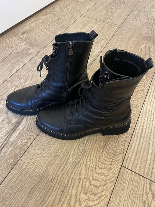 Черни боти естествена кожа Sara Pen