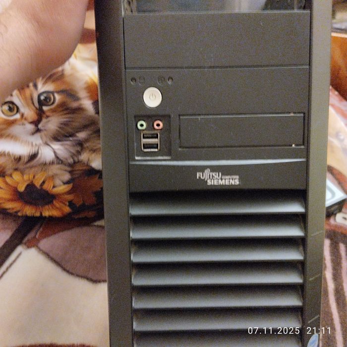 Кейс вместе с Материнской платой , кулером, процессом. Для  Ddr 2.