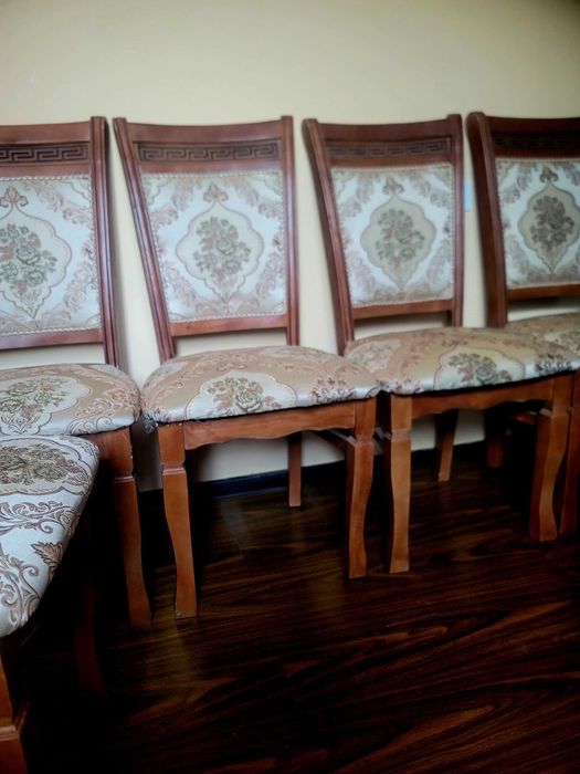 Стулья дерево почти новые 12шт срочно цена за каждый