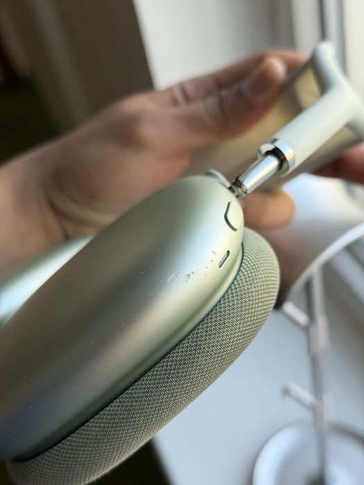 Airpods max lightning в отличном состоянии без коробки оригинал