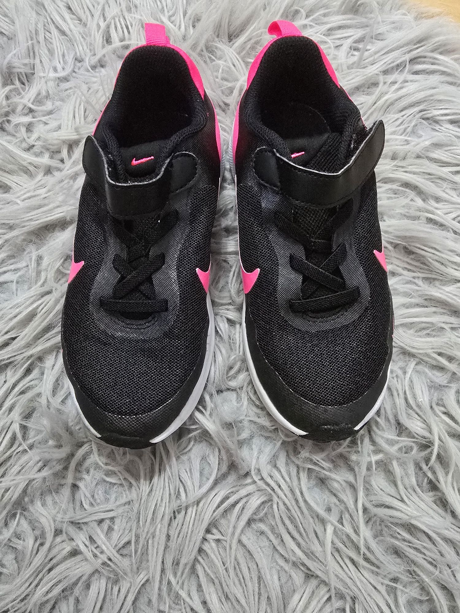 Маратонки за момиче Nike