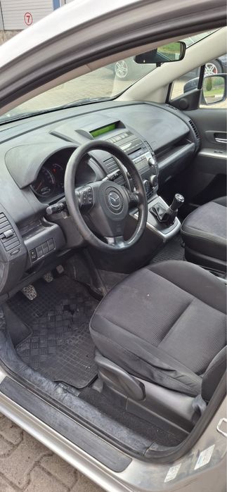 Vand MAZDA 5 din 2009 cu 7 locuri.