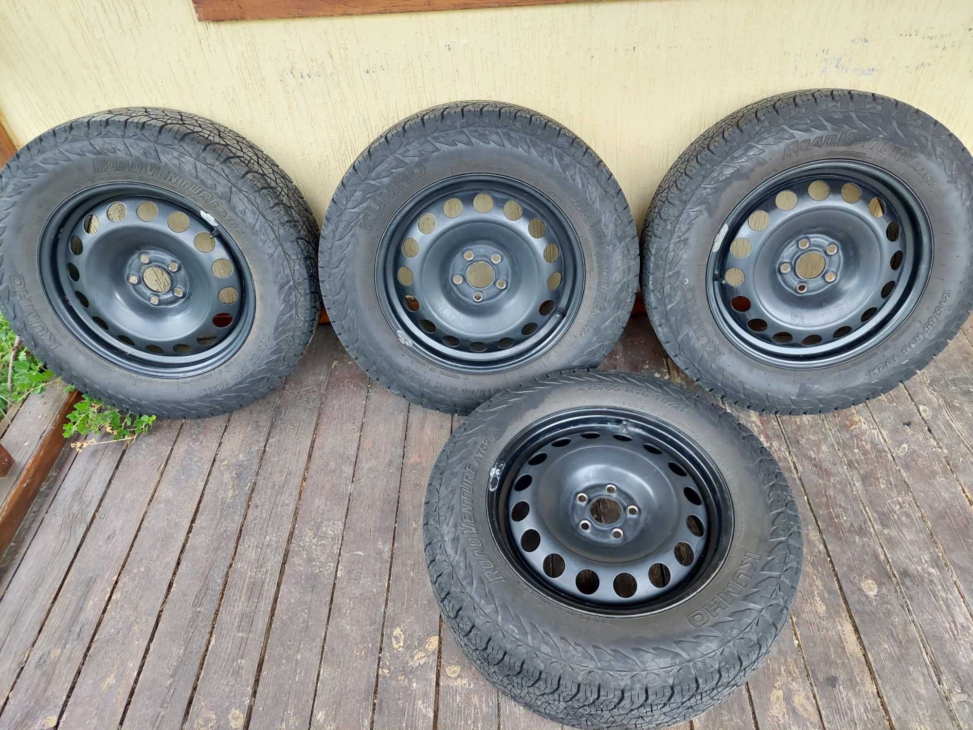 Всесезонни АТ гуми 215 65 16 Kumho RoadVenture AT52