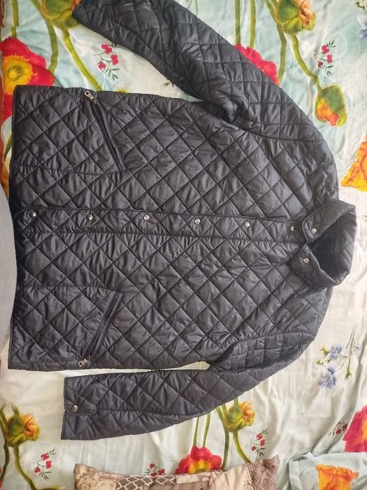 Продаю демисезонную куртку