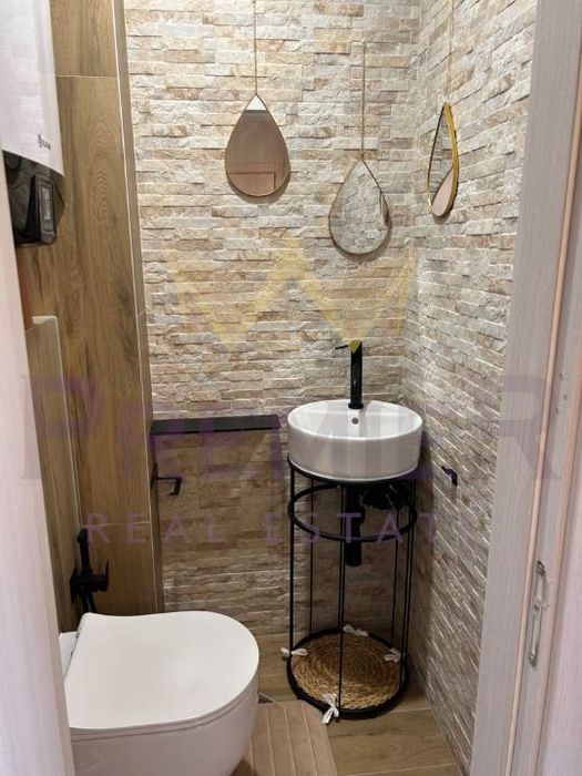 Дава се под наем Тристаен апартамент в Варна, Бриз - 110 кв.м за 1500 € - Снимка #12