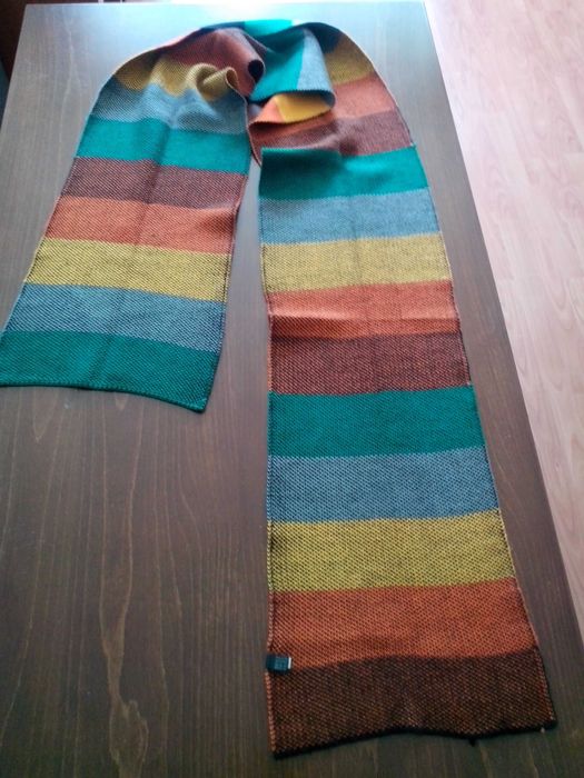 Продавам два зимни мъжки шала.