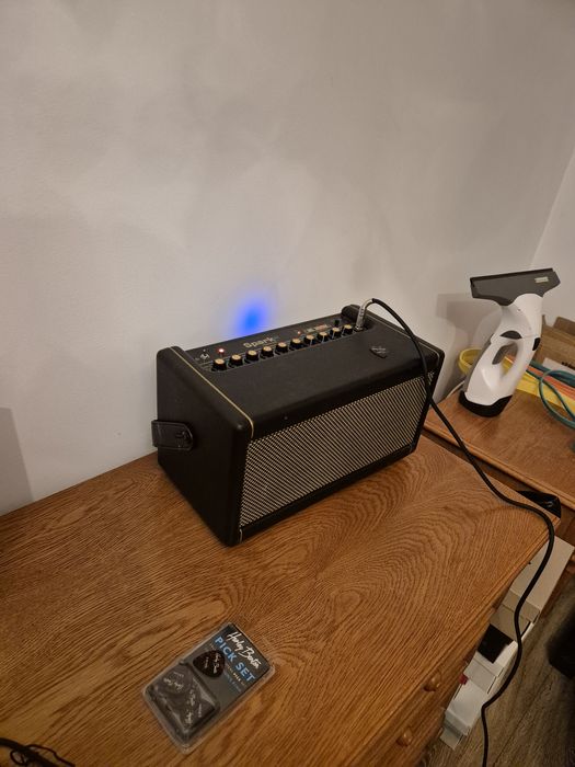 Vand amplificator spark 40 +husa si cablurile lui