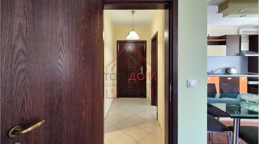 Продава се Двустаен апартамент в Варна, Център - 65 кв.м за 10 €/кв.м - Снимка #1