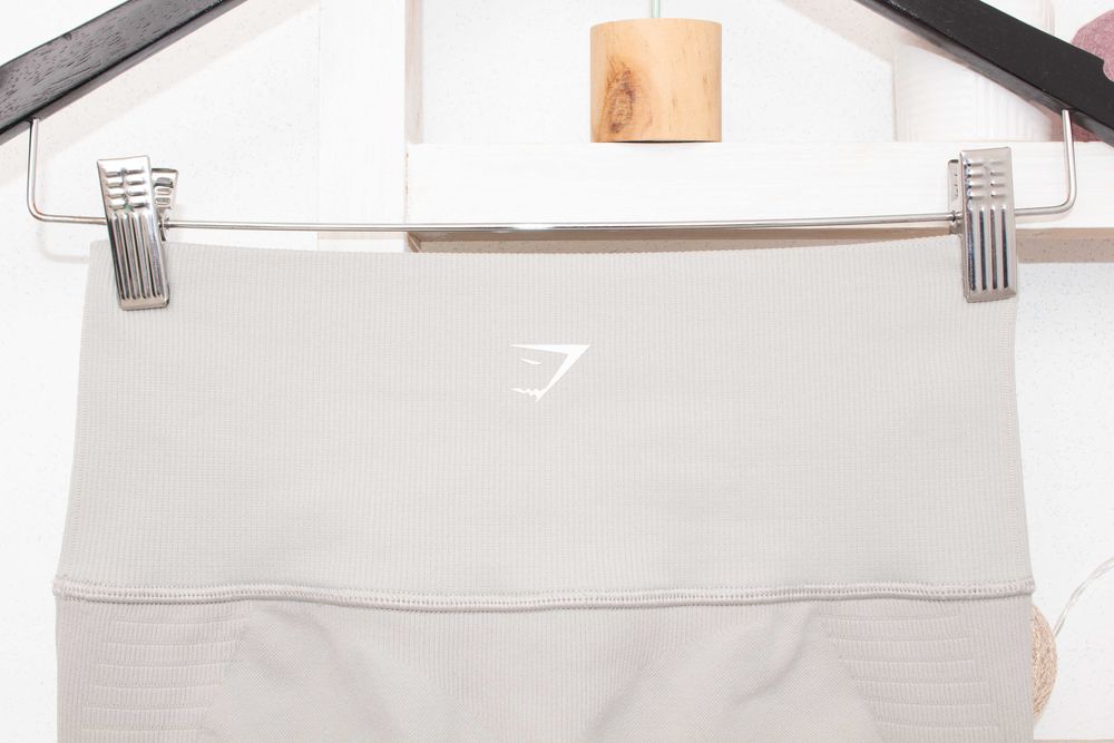 Gymshark дамски оригинален сиво-бежов безшевен клин висока талия S