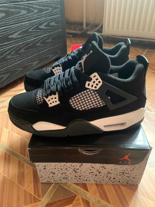 jordan 4 white thunder 40-45
