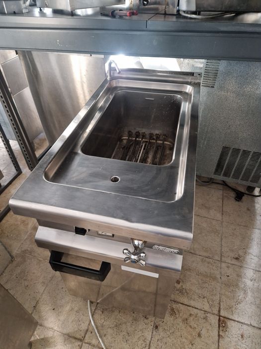 Friteuza 1 sau 2 cuve mari, la 380v, cu robinet golire