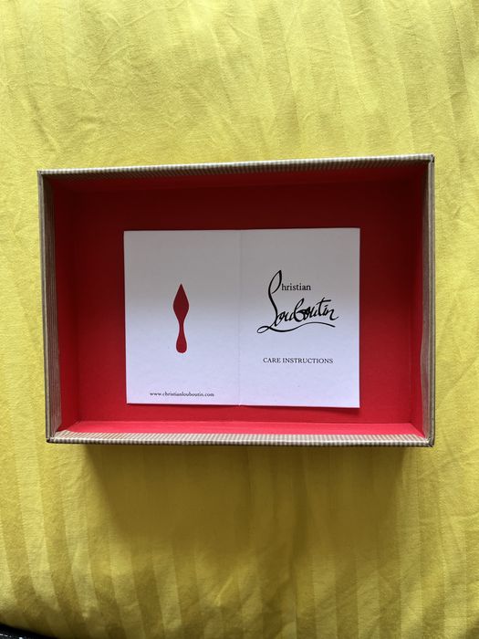 Card holder на christian louboutin
