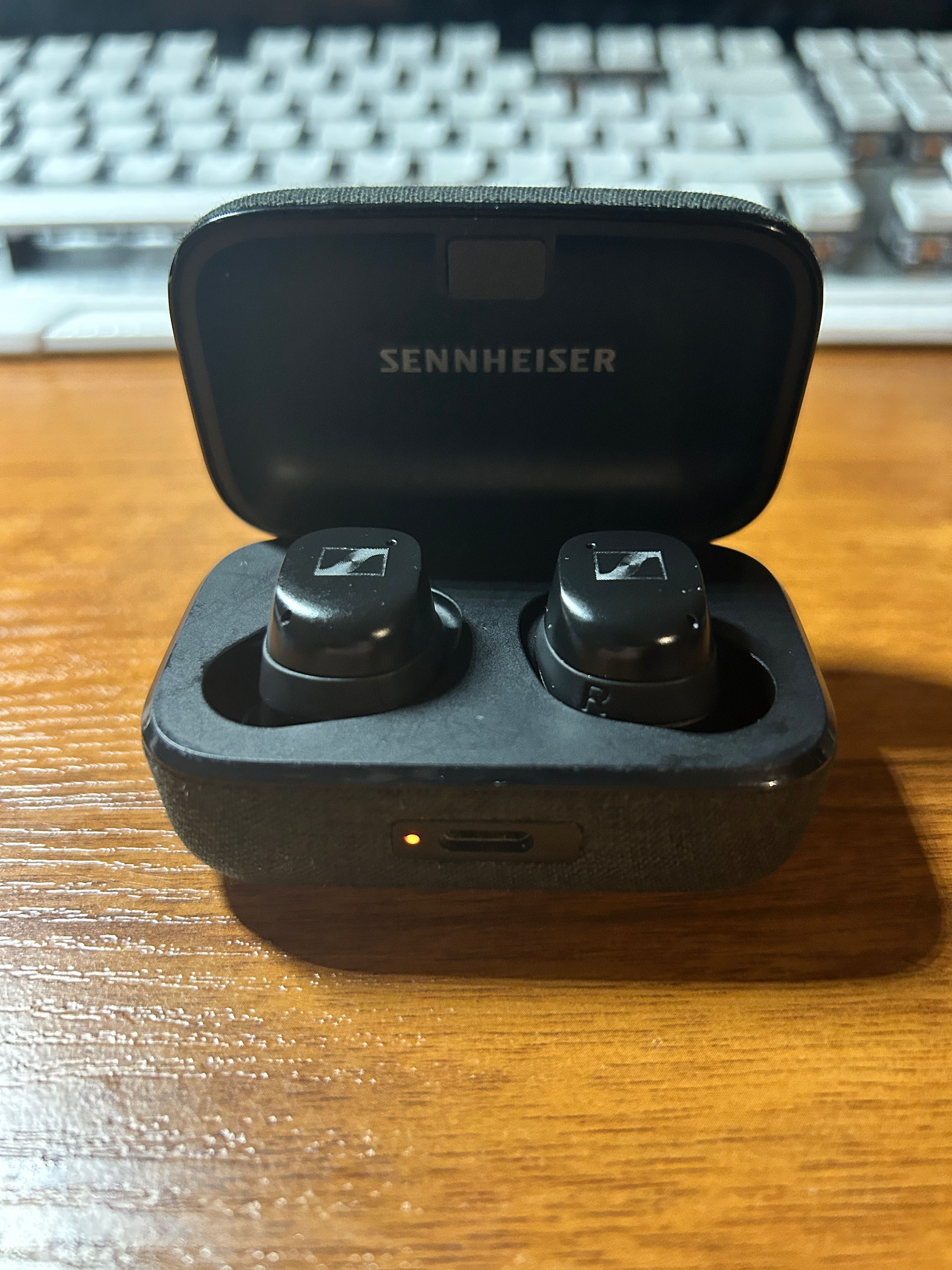 ЕДНАТА НЕ РАБОТИ !!Слушалки Sennheiser MOMENTUM True Wireless 3