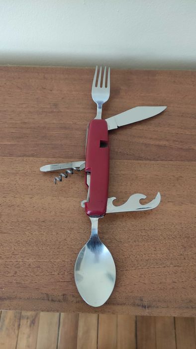 Сгъваем туристически комплект прибори за хранене от 6 части