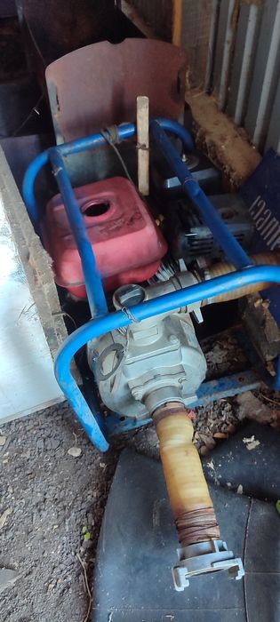 Мотопомпа 200сс рабочая