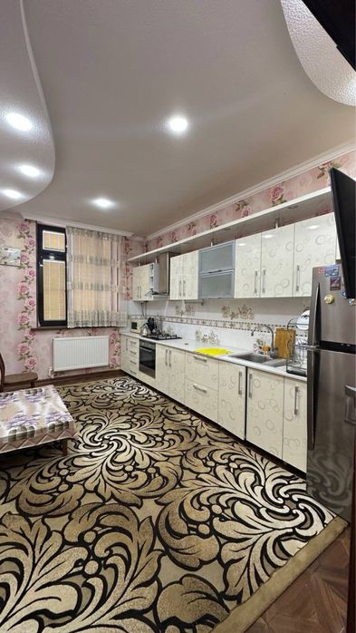 Продается 3 ком. Квартира площадью 120 кв.м. По ул. Ахунбабаева