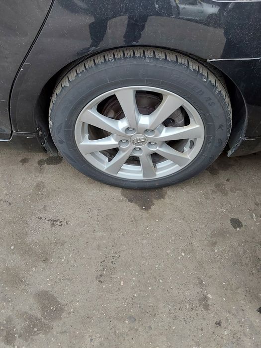 Set 4 Jante R17 aliaj toyota avensis cu anvelope vara dot 2022