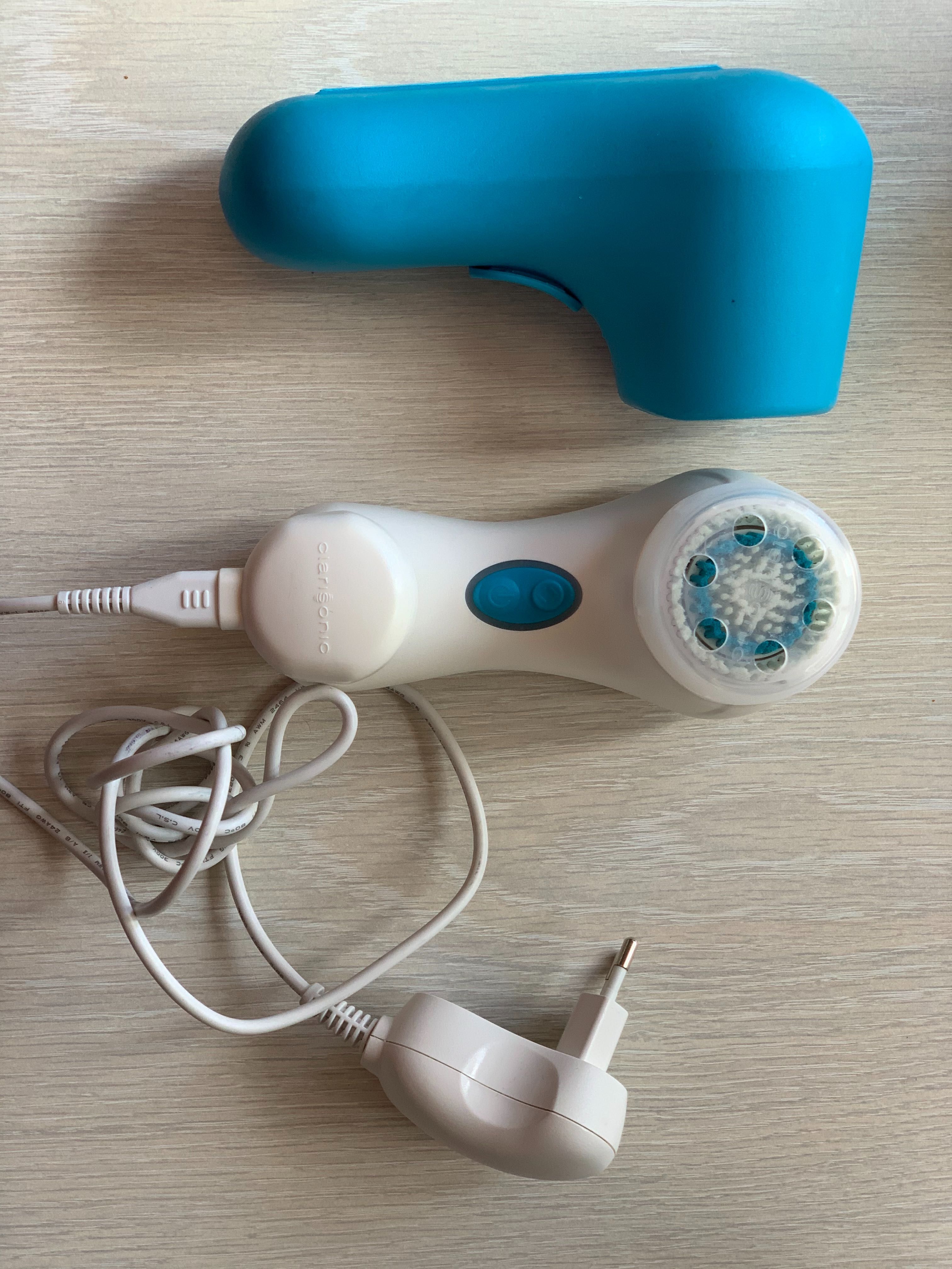 Почистваща електрическа четка за лице Clarisonic Mia 2