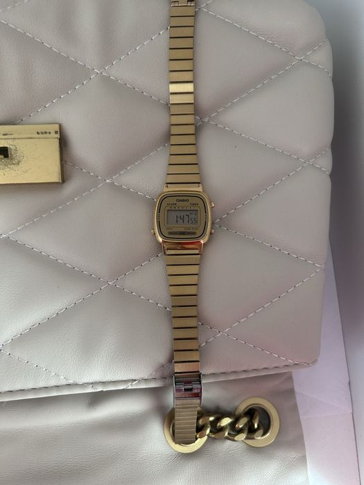 CASIO LA670WGA-9DF золотистые