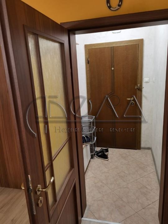 Продава се Тристаен апартамент в София, Разсадника - 93 кв.м за 2366 €/кв.м - Снимка #2