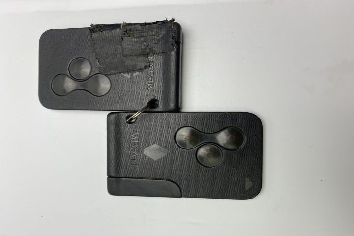 Cartela chei cu telecomanda / x2 Renault Megane  seria