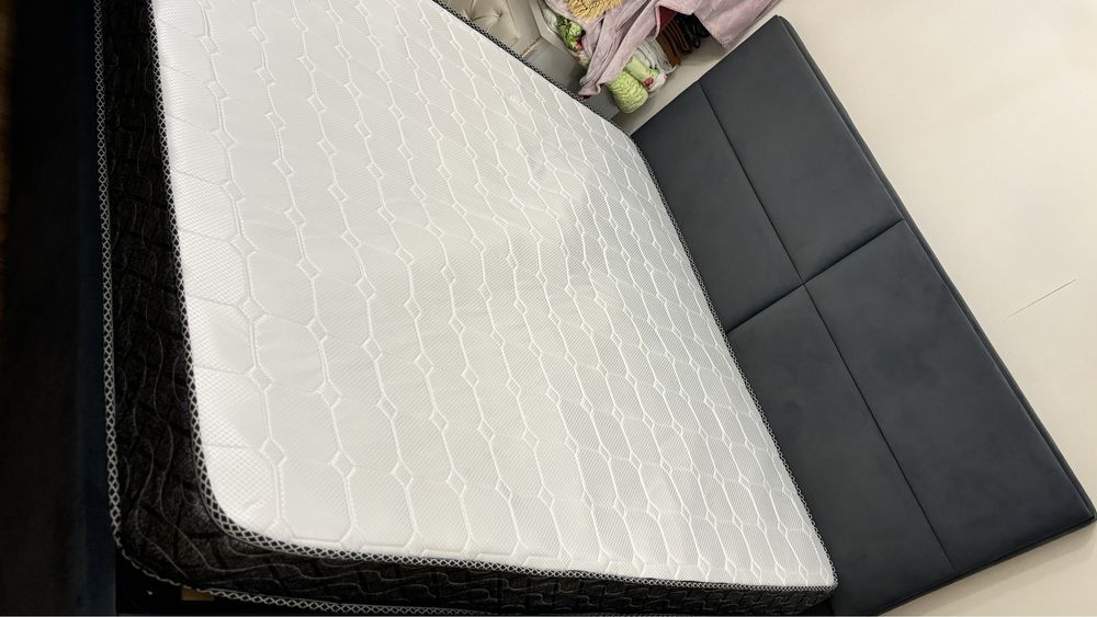 Продам матрас 1.8х2