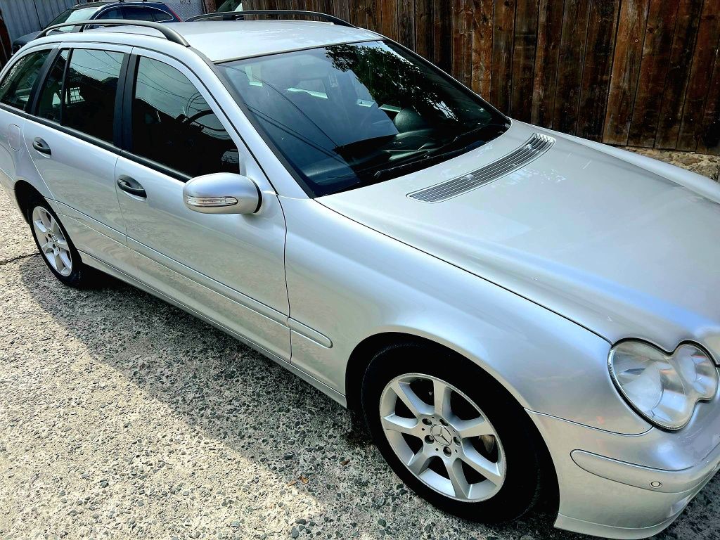 Mercedes-Benz C 220