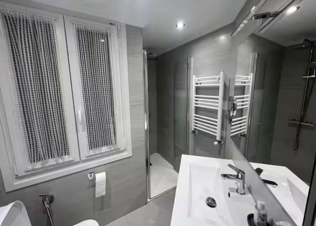 Închiriez apartament