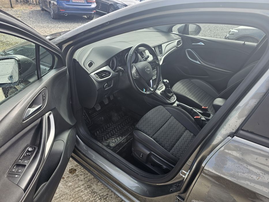 Opel Astra Model 2021 / Diesel