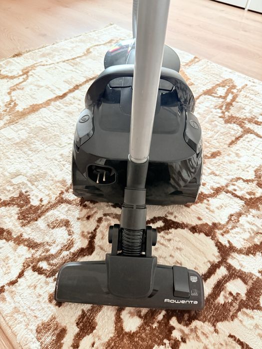 Aspirator fără sac Rowenta