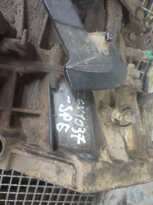 Cutie viteze manuala 4x4 8200941112 1.5 dci K9K858 Dacia Duster 1 [fa