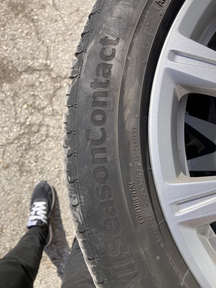 225/50/17 Continental All season contact Dot-4722