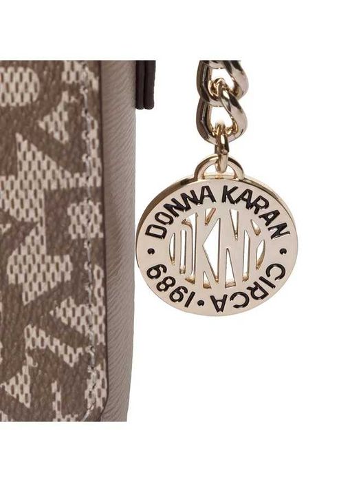 Дамска чанта DKNY