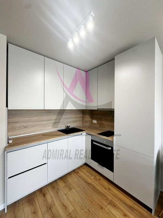 Дава се под наем Двустаен апартамент в Варна, м-т Траката - 67 кв.м за 650 € - Снимка #1