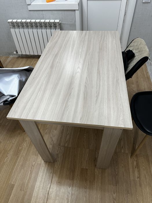 Продам стол кухонный