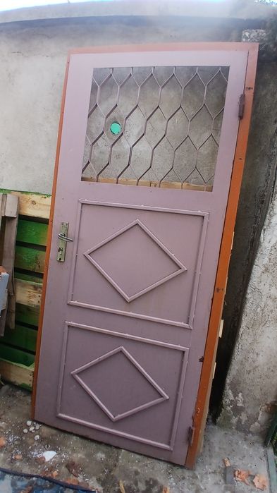 Метална врата здрава и надеждна