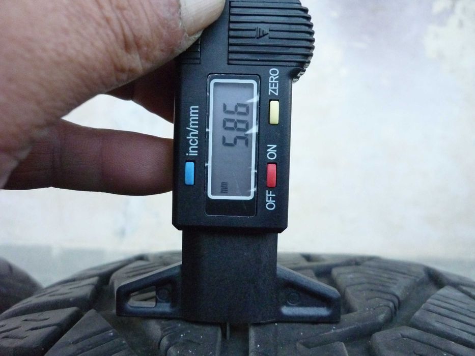 8 Cauciucuri 225/55 R17 - 4iarna + 4 vara