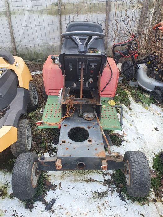Tractoras de tuns iarba pentru piese