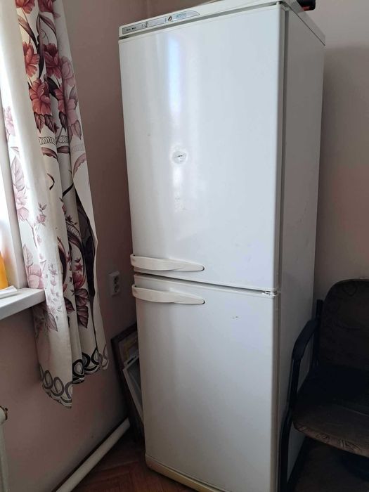 Продам двухкамерный холодильник Стинол