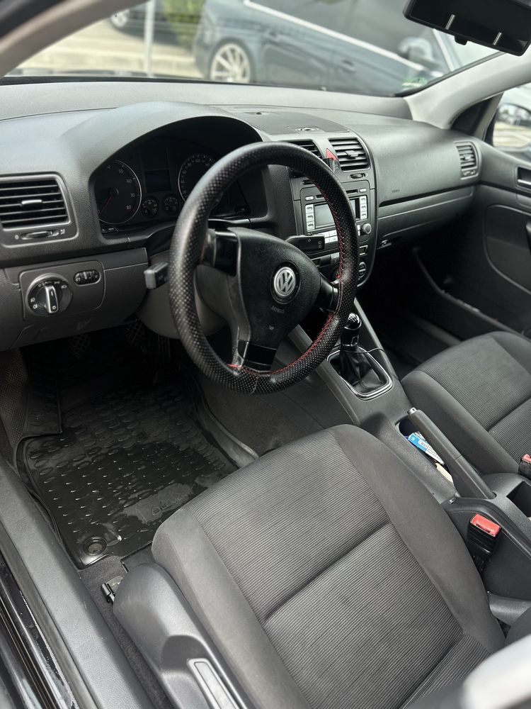 Volkswagen Golf V