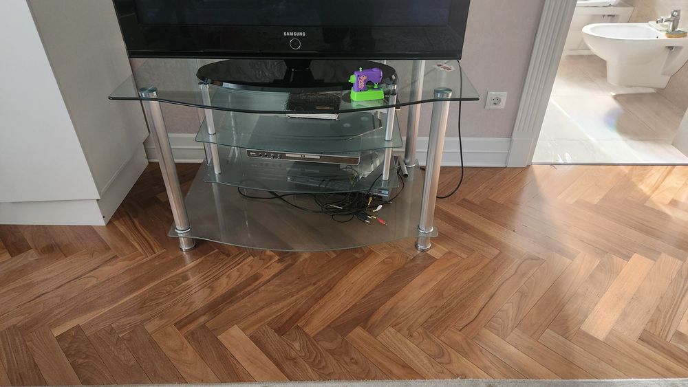 Отдам бесплатно тумбу под телевизор