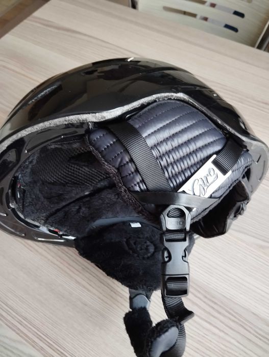 2 бр. каски  за ски и сноуборд - цена от 35 лв до 55 лв.