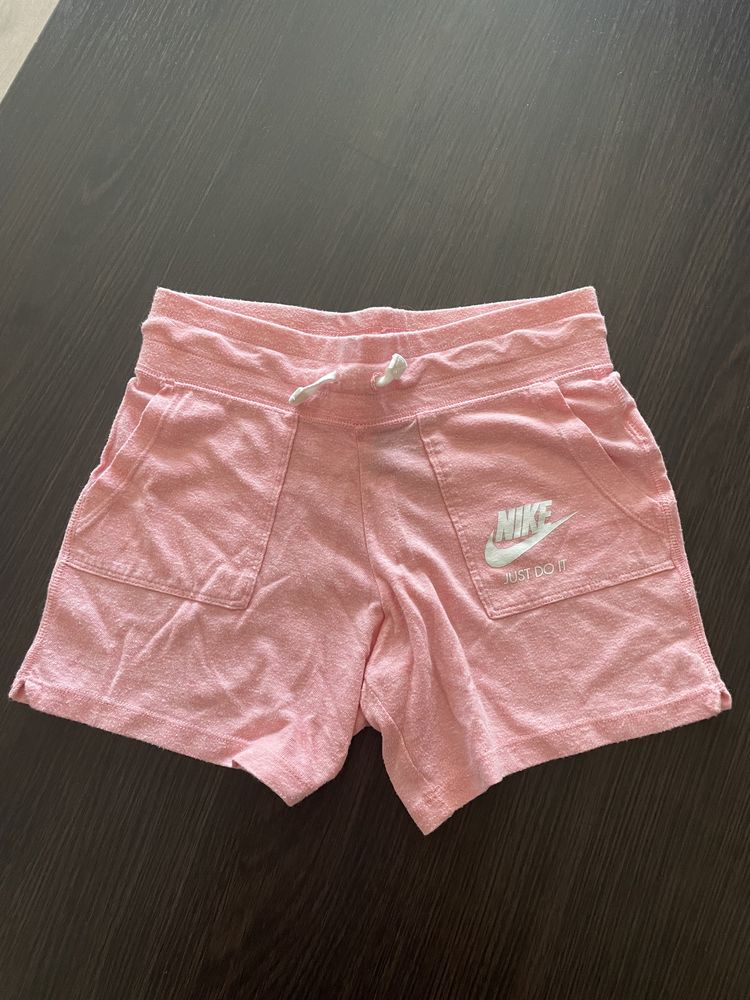 Къси панталонки Nike