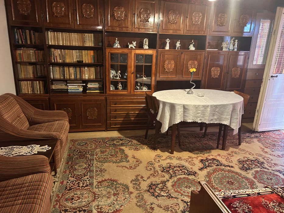 Vand apartament doua camere