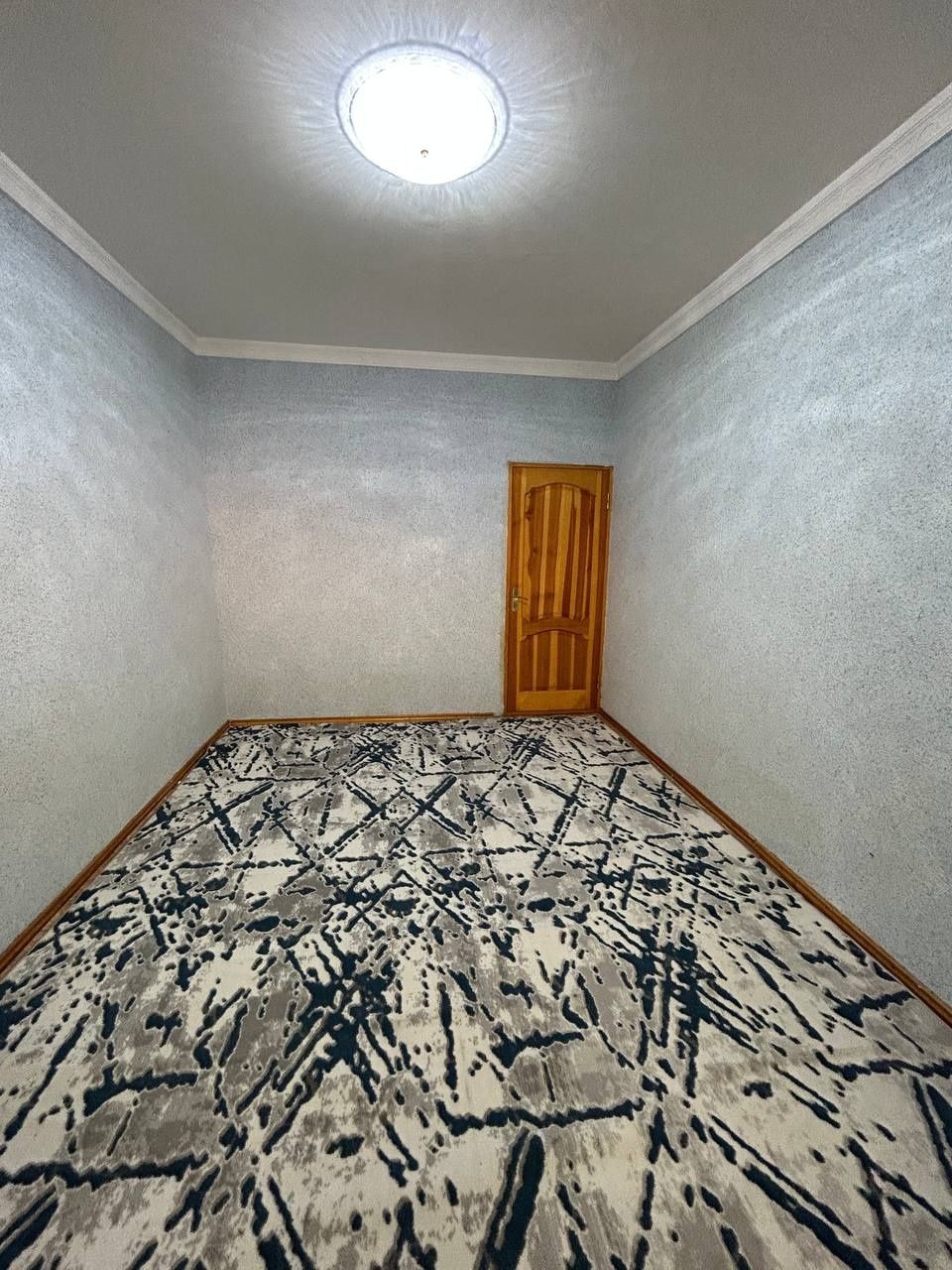 2хоналик 2каватда 6микрорайон, алпомиш
2-каватба.
4-кавати панельный д
