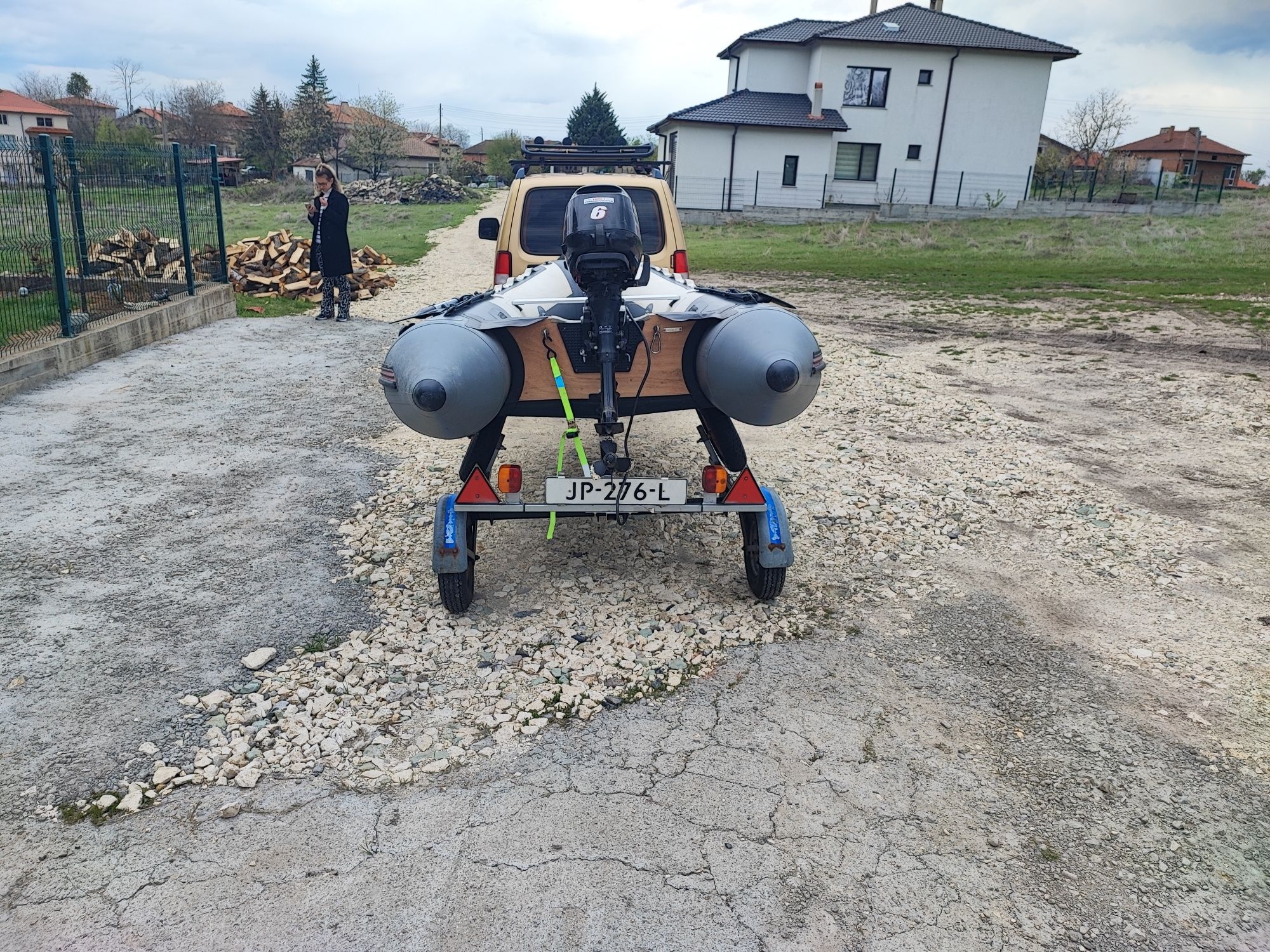 НАДУВАЕМА лодка Debo