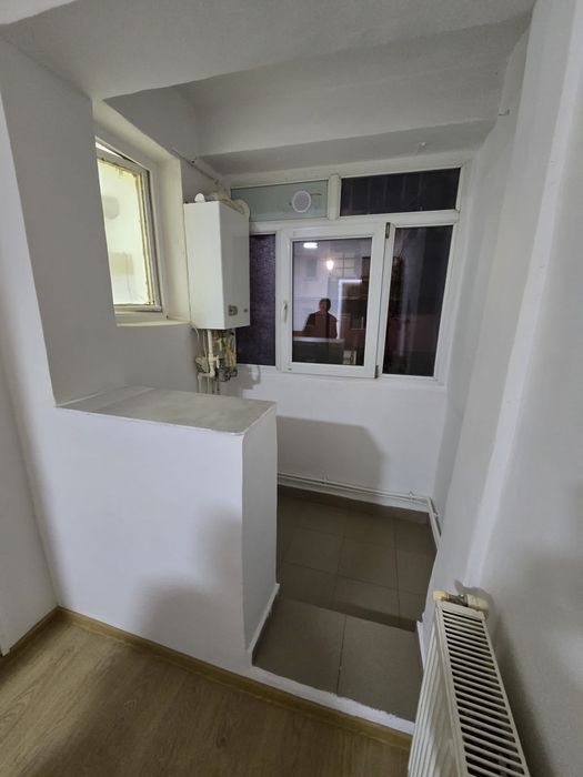 Inchiriez garsoniera hcc