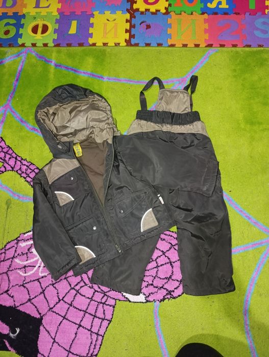 Продается комбинезон с курткой 92 см