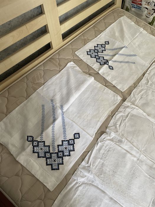 Ръчно шито на панама- кувертюра за легло/диван + покривка + калъфки