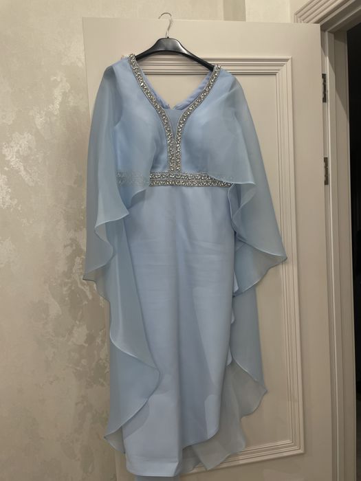 Платье торжественное-голубое